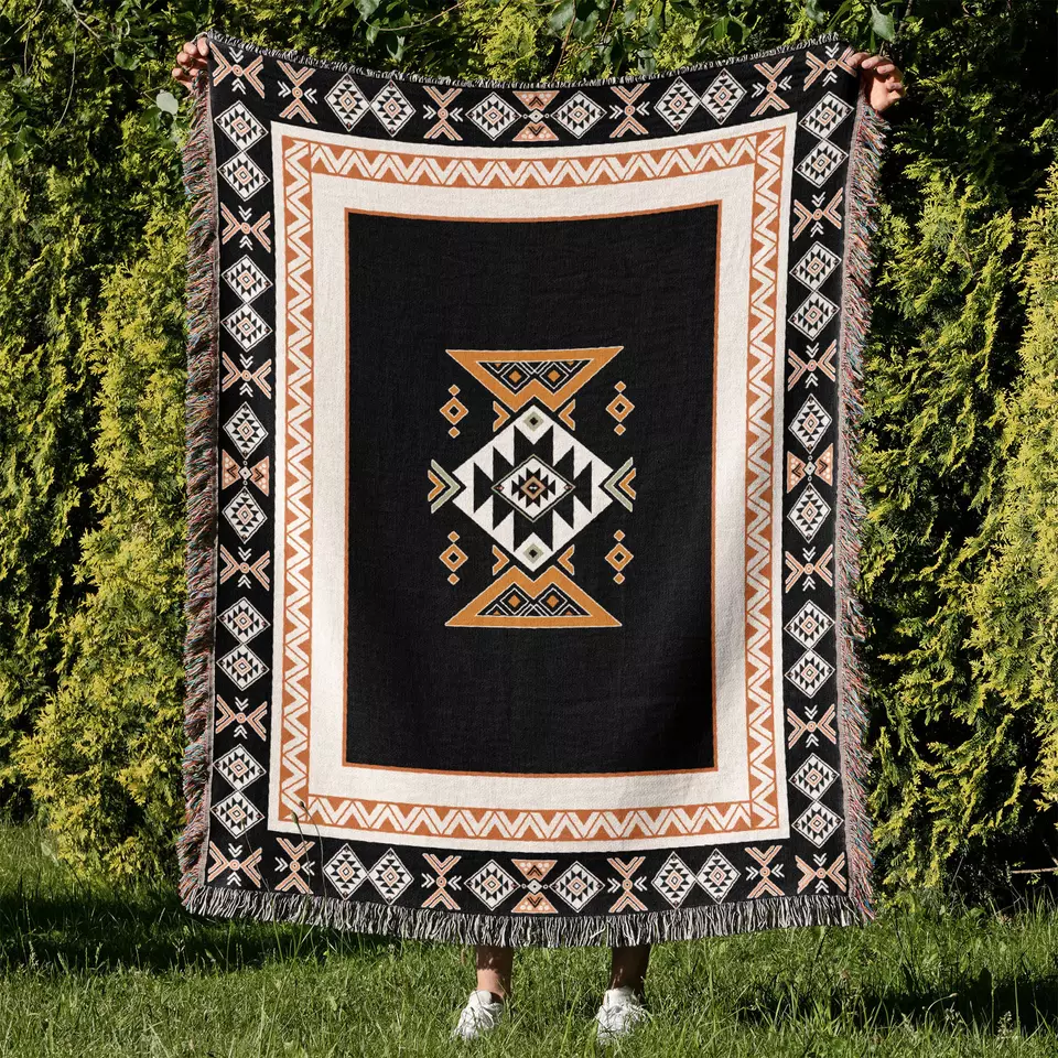 Плетена ковдра для пікніка в богемному стилі з китицями для відпочинку на природі15