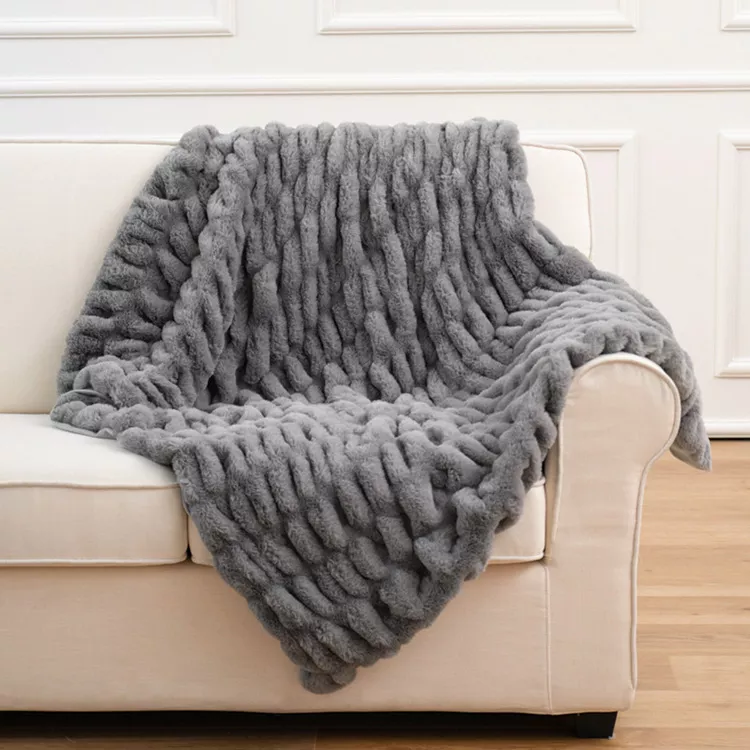 Faux Fur Throw Blanket8