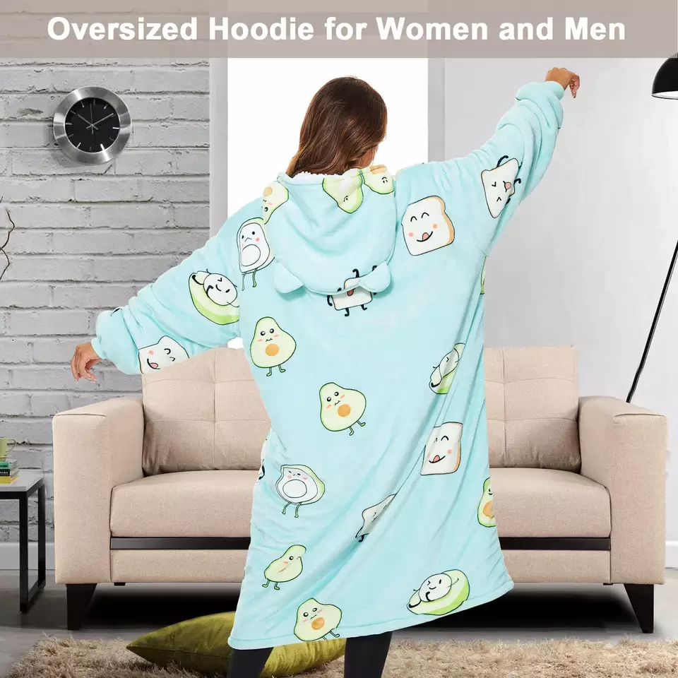 Wholesale Custom Printed Outdoor Winter Warm Oversize Sherpa Fleece Hoodie Blanket3